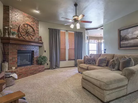 1611 Camelot St, Tuttle, OK 73089 photo 12