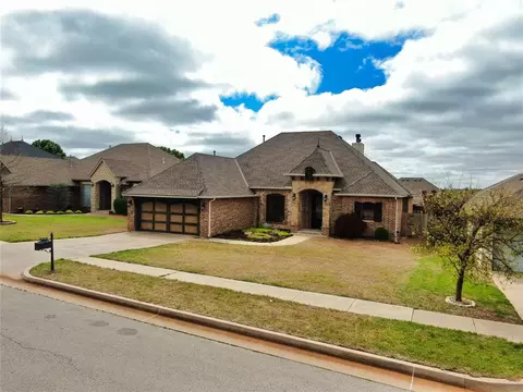 2520 SE 11th St, Moore, OK 73160