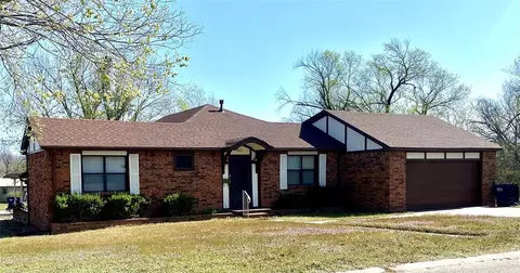 1612 Foster Ave, Seminole, OK 74868