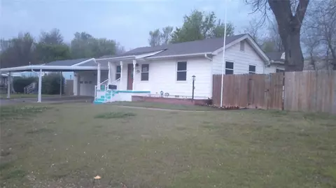 201 W Jacobs Dr, Midwest City, OK 73110