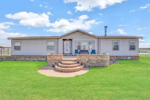 12580 30 Hwy, Erick, OK 73645