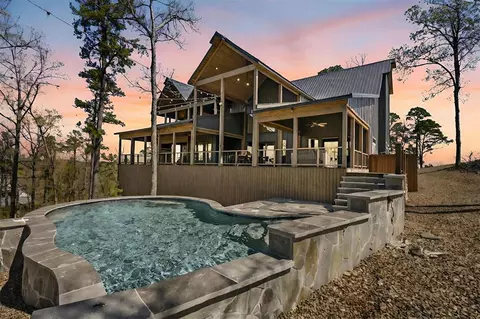 667 Moonshiner Springs Trl, Broken Bow, OK 74728