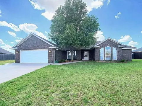 2819 Deer Run, Altus, OK 73521