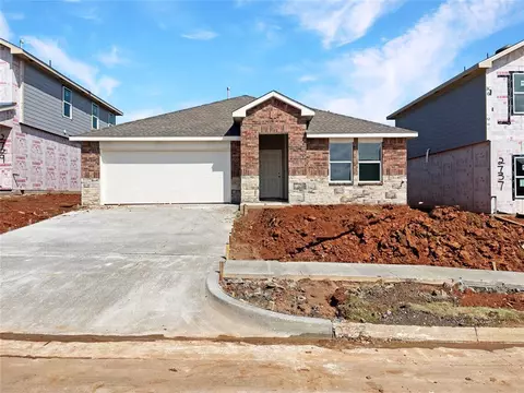 2733 Alice Way, Yukon, OK 73099