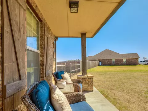 1023 Abraham Dr, Tuttle, OK 73089 photo 4