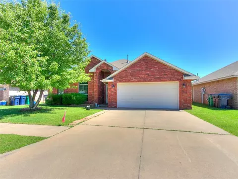 11008 SW 6th St, Yukon, OK 73099