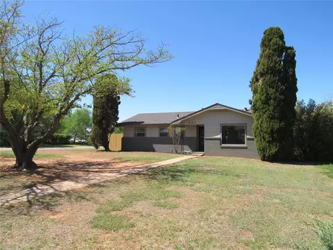 901 N Spurgeon St, Altus, OK 73521