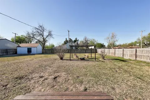208 W Maple, Tuttle, OK 73089 photo 42