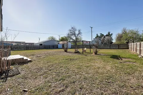208 W Maple, Tuttle, OK 73089 photo 43