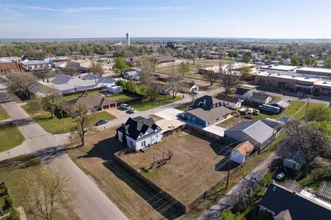 208 W Maple, Tuttle, OK 73089 photo 48