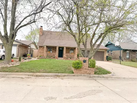 1201 Kings Ct, Moore, OK 73160