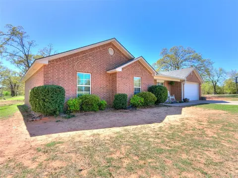 153 Rustic Oak Cor, Tecumseh, OK 74873 photo 2
