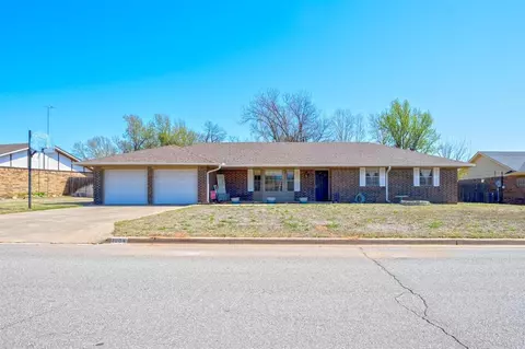 1004 El Dorado St, Weatherford, OK 73096