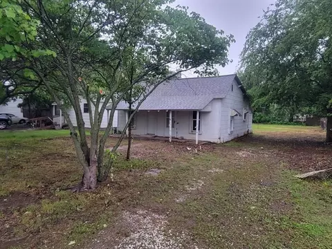 104 W Division St, Wayne, OK 73095 photo 1