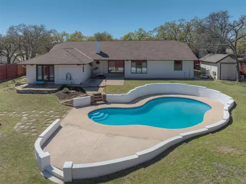 1400 Eagle Dr, Edmond, OK 73034