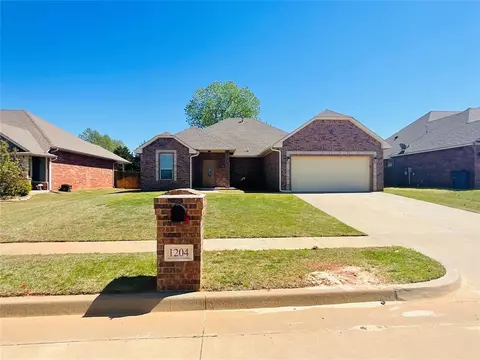 1204 N Vicksburg Ter, Mustang, OK 73064