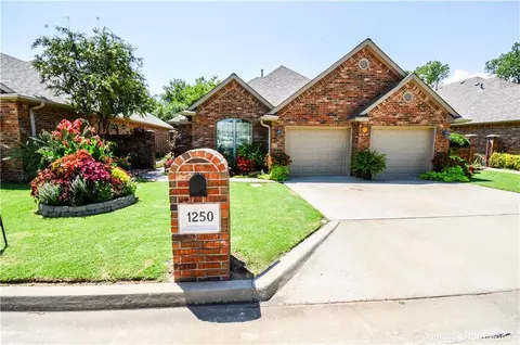 1250 Augusta Ct, Shawnee, OK 74801