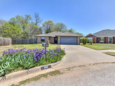 100 Parkdale Ct, Noble, OK 73068