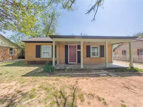 318 E Harmon Dr, Midwest City, OK 73110