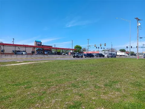 913 E Highland St, Shawnee, OK 74801