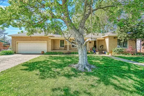 1022 W Broadway Ave, Elk City, OK 73644