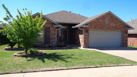 2604 SE 93rd St, Moore, OK 73160