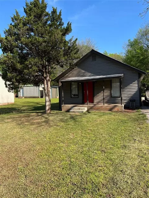 602 E 9th St, Chandler, OK 74834 photo 2