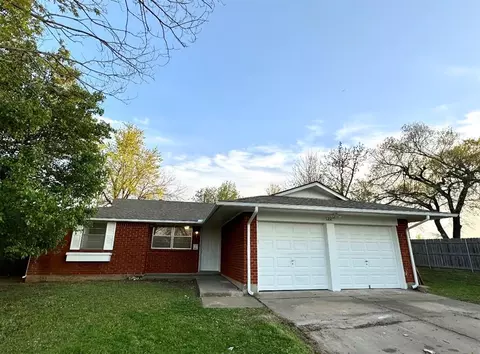 122 E Cherry Ave, Yukon, OK 73099