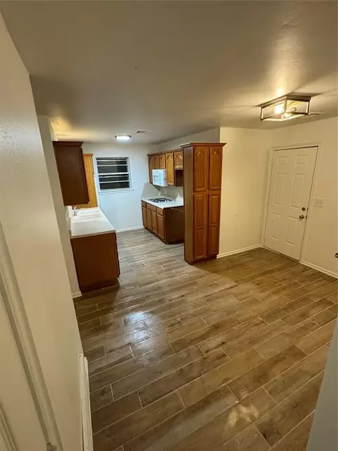 122 E Cherry Ave, Yukon, OK 73099 photo 5