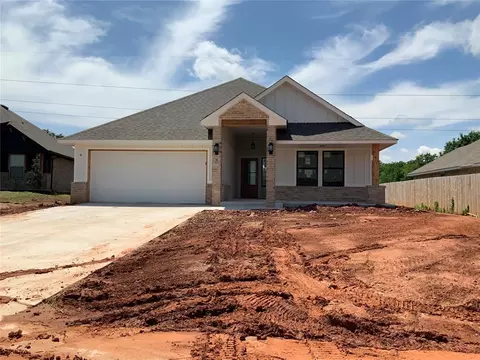 2932 SE 24 St, Moore, OK 73160