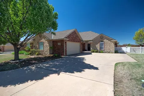 15229 Rocky Mountain Dr, Edmond, OK 73013