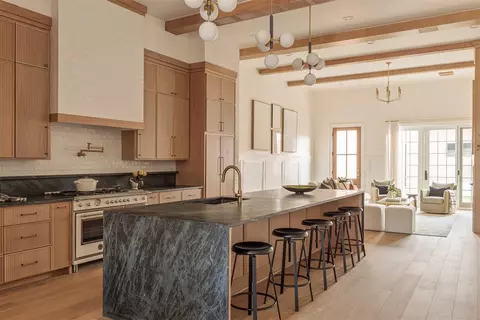 36 NE 7th St, Oklahoma City, OK 73104