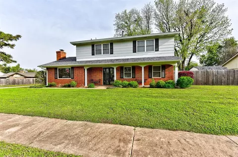 2127 Henderson Ct, Norman, OK 73069