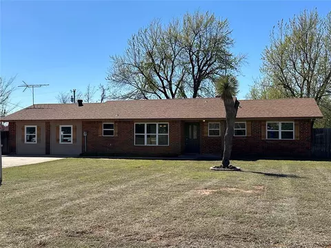2077 S County Line Ave, Blanchard, OK 73010