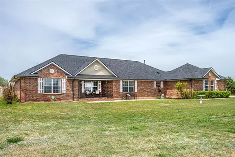980 Garden Rd, Tuttle, OK 73089