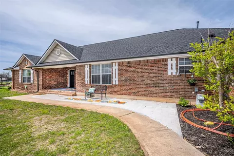980 Garden Rd, Tuttle, OK 73089 photo 2