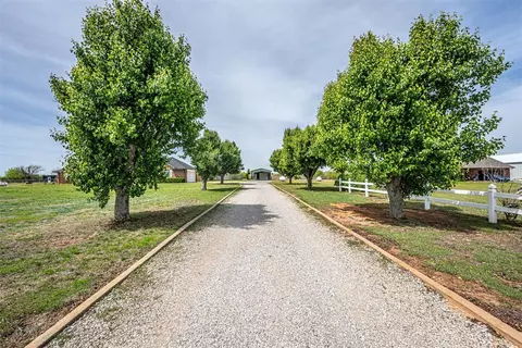 980 Garden Rd, Tuttle, OK 73089 photo 5