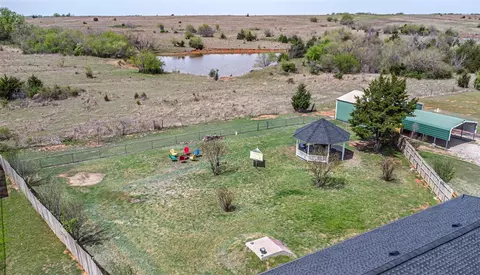 980 Garden Rd, Tuttle, OK 73089 photo 4