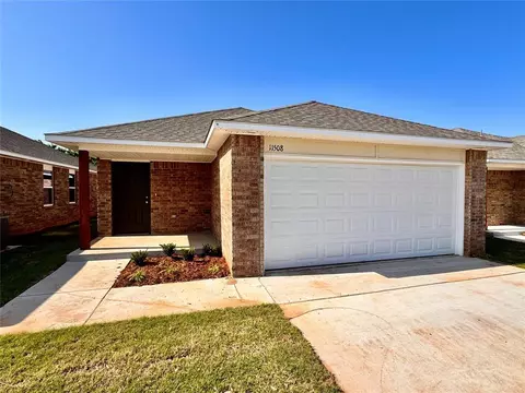 11508 SW 12th St, Yukon, OK 73099