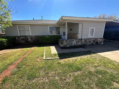 904 Asalee St, Altus, OK 73521