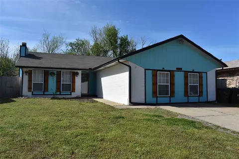 9616 NE 4th St, Midwest City, OK 73130