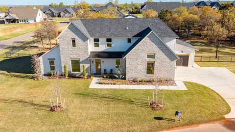 331 Old Creek Rd, Edmond, OK 73034