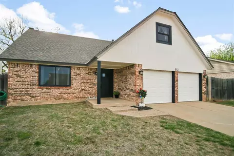513 S Patterson Dr, Moore, OK 73160