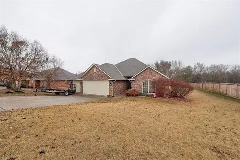 3784 Kindle Ln, Norman, OK 73072