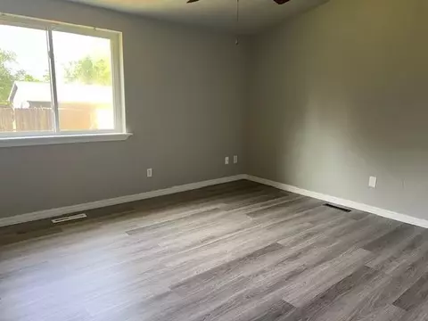 2216 Memphis Dr, Norman, OK 73071 photo 6