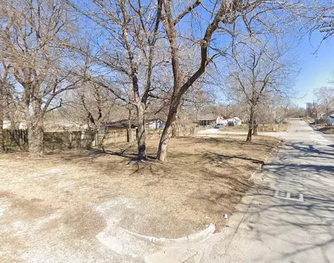 2104 N Atlanta E Ct, Tulsa, OK 74110