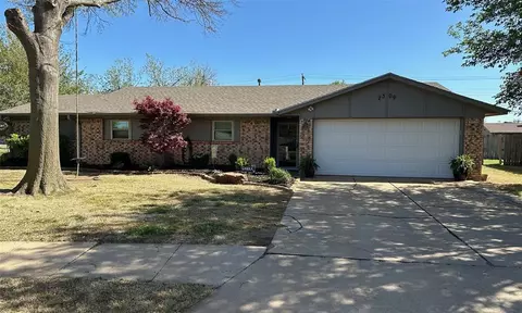 2309 Cherokee Strip St, Altus, OK 73521