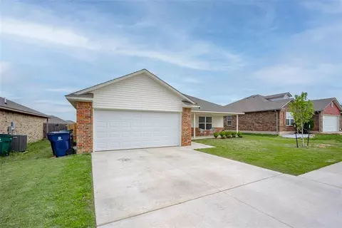 11013 NW 98th St, Yukon, OK 73099