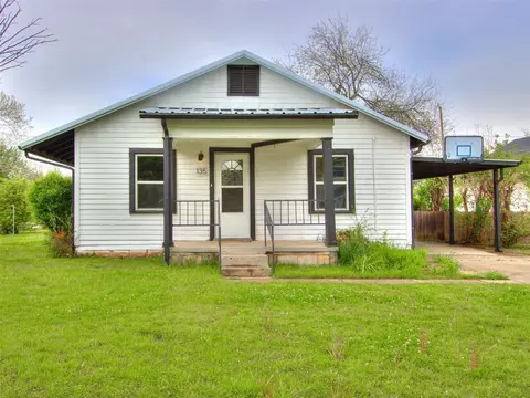 135 W Himes St, Norman, OK 73069