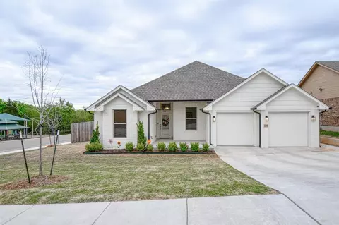 513 Crestland Dr, Norman, OK 73071